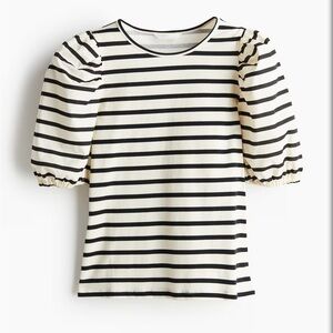 🛍️ 3/$25 H&M Black and White Puff Sleeve top